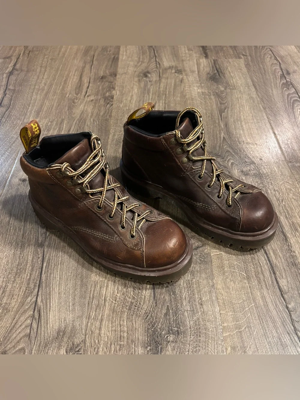 Vintage Dr.Martens 8287 Chunky Grizzly Leather Combat Boots Men’s size 9 ENGLAND